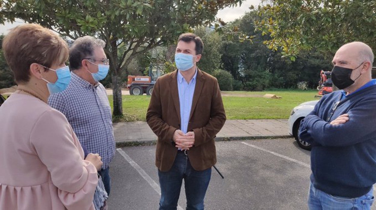 Gonzalo Caballero en un acto de las primarias del PSdeG este jueves en Alfoz (Lugo)