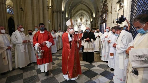 Con la ausencia del deán, el arzobispo de Toledo pide perdón «por las negligencias en el respeto del templo»