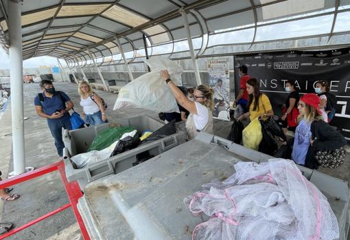 La campaña coordinada por Casa Mediterráneo ha contado con la ayuda de un centenar de voluntarios