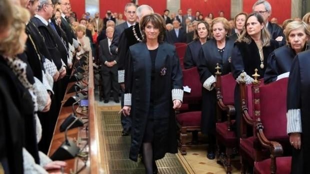 El Supremo mantiene a Dolores Delgado como fiscal general y rechaza estudiar los recursos de PP y Vox