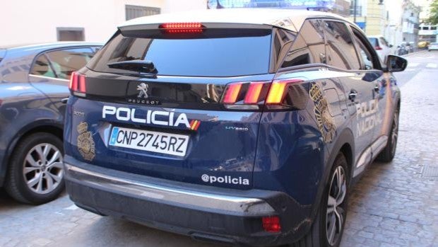 Detienen a un hombre en Valencia por agredir y echar de casa a su mujer y a su hija