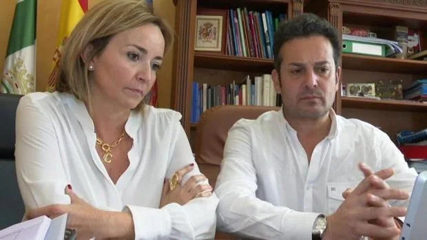Una juez cita a declarar a dos alcaldes del PSOE de Alicante por vacunarse del coronavirus fuera del turno