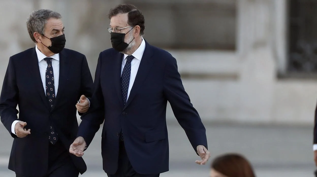 Los expresidentes del Gobierno José Luis Rodríguez Zapatero y Mariano Rajoy, en una imagen de archivo