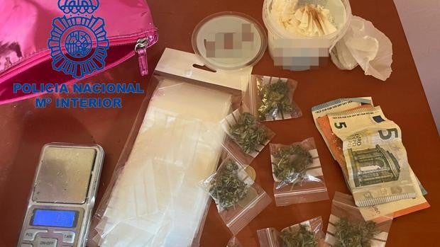 Arrestan a cinco personas en Valencia por vender droga mediante el método de «telecoca»