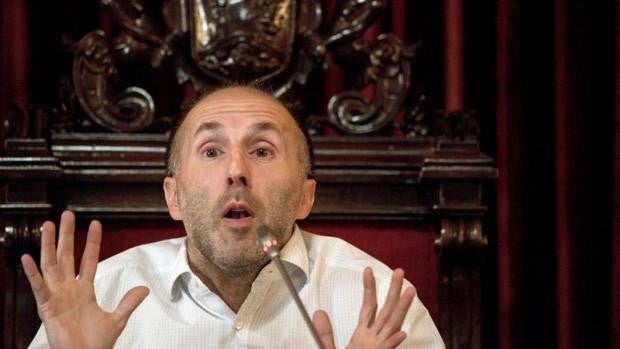 La Fiscalía presenta una querella contra Jácome por malversación de caudales públicos