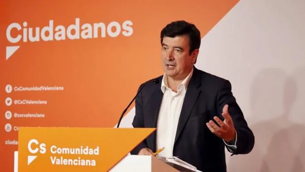 Ciudadanos denuncia «la alianza» entre Compromís, ERC y la CUP para detener la ampliación del Puerto de Valencia
