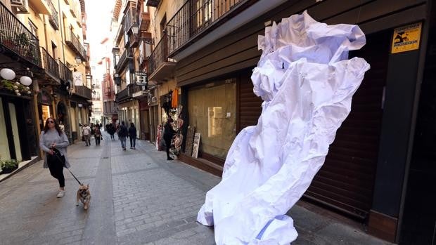 Los alumnos de Arquitectura inundan el Casco con sus creaciones efímeras