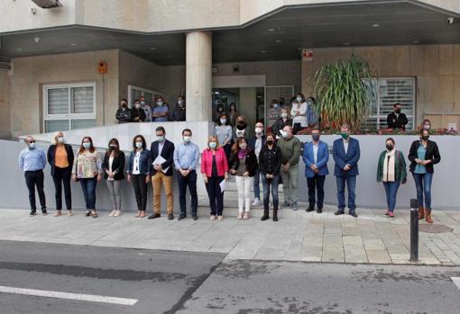 Minuto de silencio en el Ayuntamiento por el crimen