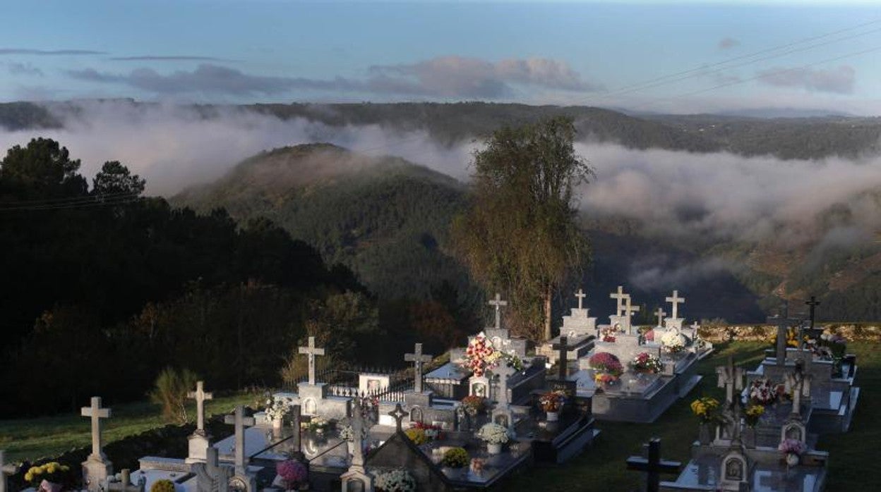 El cementerio de Fiol, en Lugo, este lunes 1 de noviembre