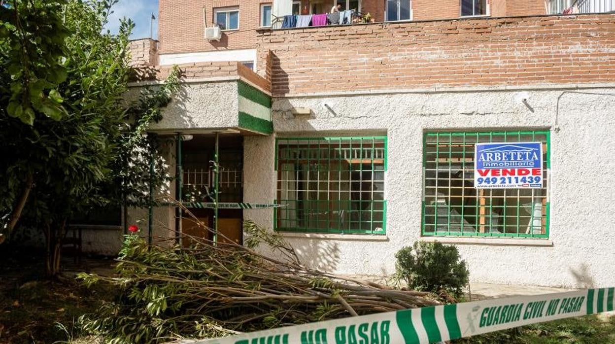 Local situado en la Avenida Constitución de Azuqueca de Henares en el que se produjo la tragedia