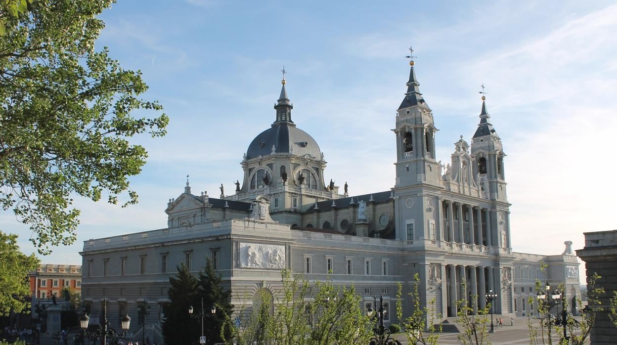 Música de Schubert y Puccini para celebrar a la patrona de Madrid en La Almudena