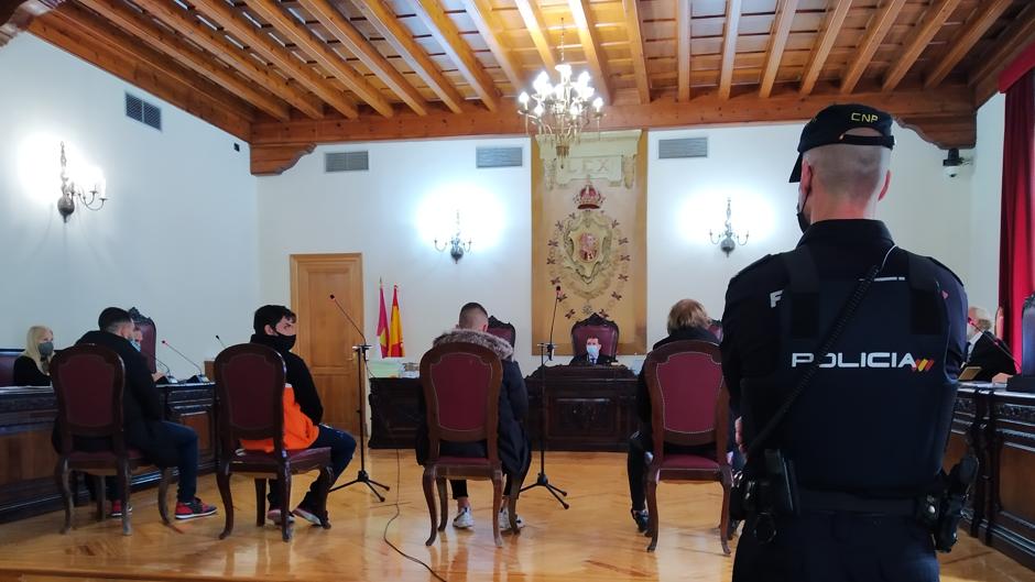 Vídeo de la llegada del 'Piojo' y su hermano a la Audiencia de Toledo