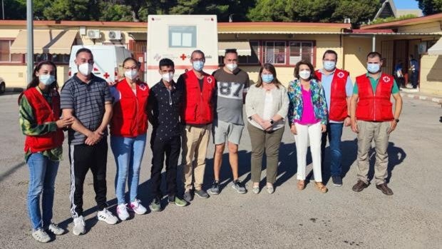 El Ayuntamiento de Alicante y Cruz Roja sacan de la calle a tres «sin techo» para darles formación y empleo