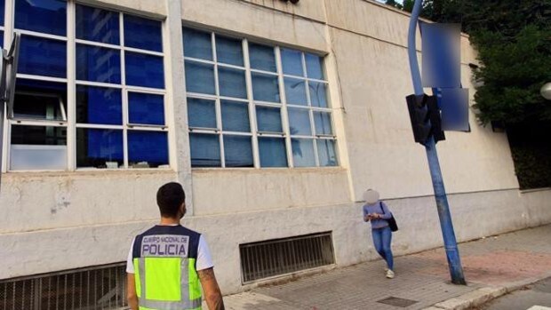 Capturan a dos presos fugados tras robar ordenadores en un instituto de Secundaria en Alicante