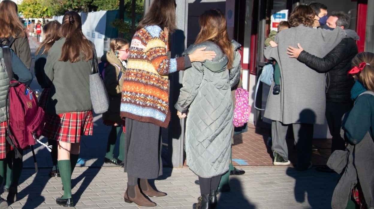 Llegada de los alumnos al colegio Montealto al día siguiente del accidente