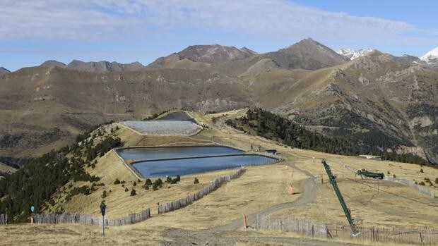 Andorra 'invade' España con placas solares