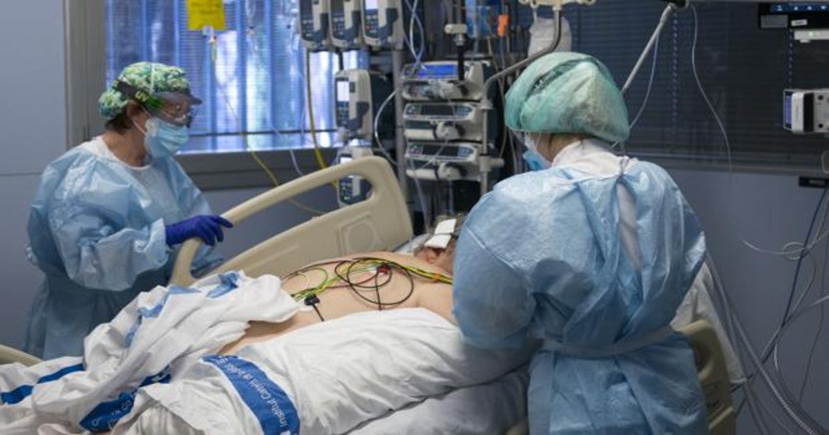 Un paciente con Covid en la UCI del Hospital Josep Trueta de Gerona