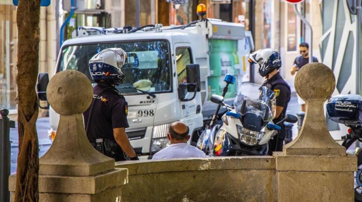 Imagen de archivo de una detención por parte de la Policía Nacional