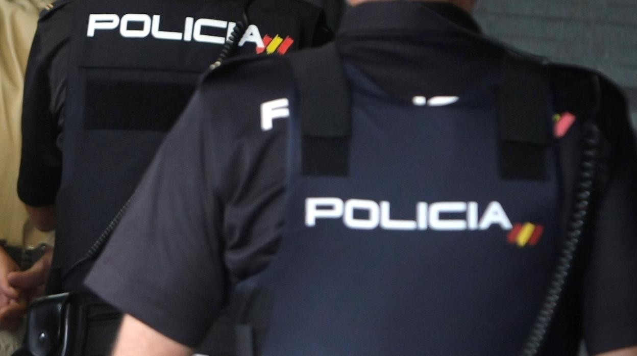 Un agente de la Policía Nacional fuera de servicio evitó la noche de este martes una agresión sexual a una mujer en Vallecas