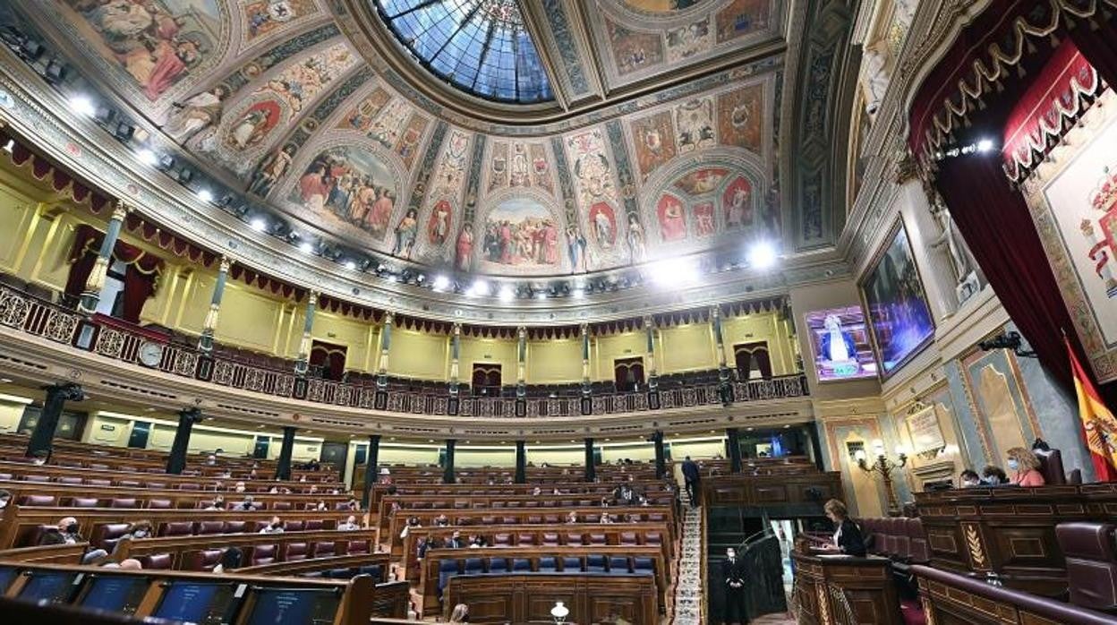 En directo, María Jesús Montero comparece en la Comisión de Hacienda y Función Pública del Congreso de los Diputados