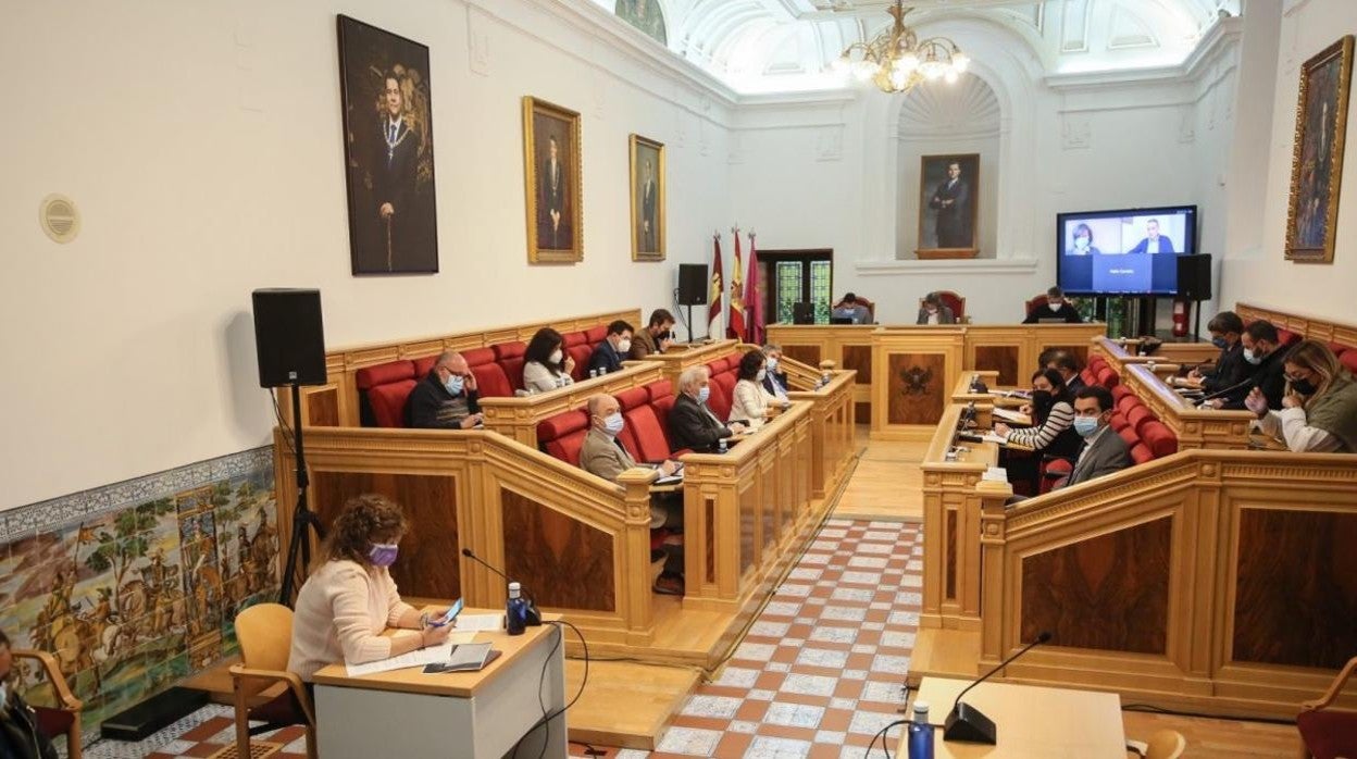 Momento del pleno celebrado en el Ayuntamiento de Toledo