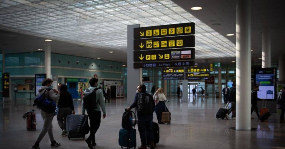 Pasajeros en el aeropuerto de Barcelona-El Prat