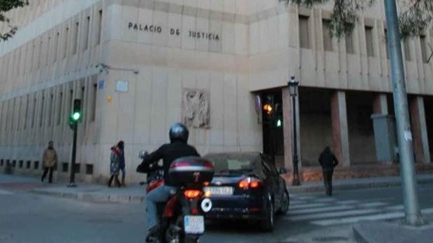 Piden 3 años de prisión para un acusado de abusar de una mujer que subió a su casa a cargar el móvil