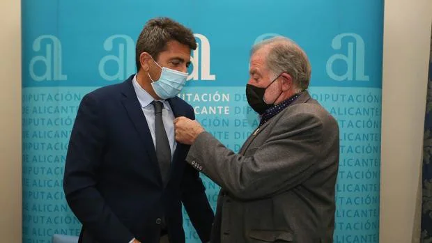 Carlos Mazón es galardonado como Andaluz del Año por la federación cultural Fecuas