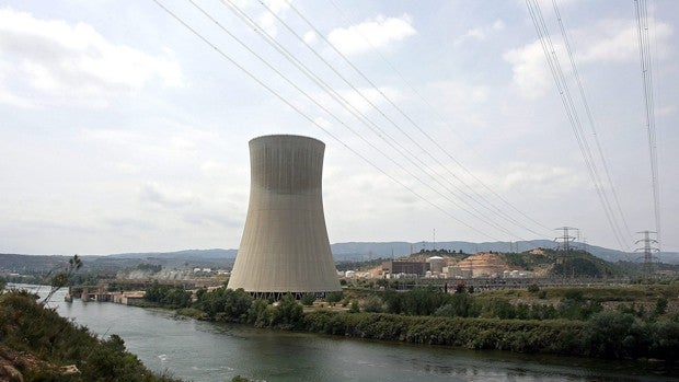 Un muerto y tres heridos tras un accidente sin relación con la actividad radiológica en la central nuclear de Ascó