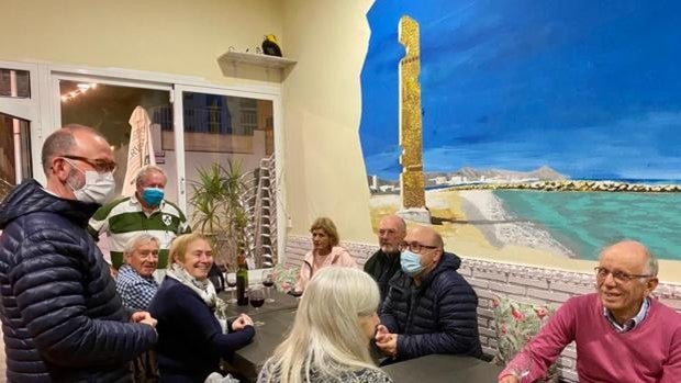 Cantar a coro, gaitas, «haggis» y güisqui: vuelve la fiesta escocesa «Burns night» a El Campello