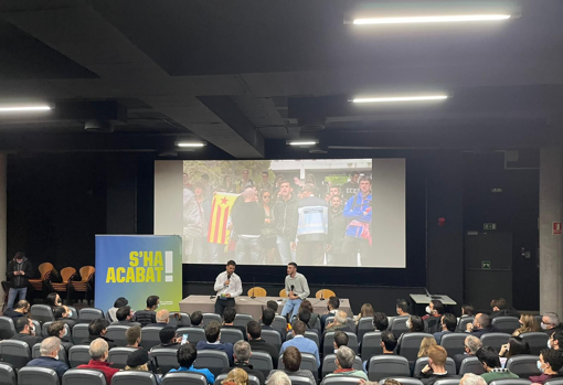 Un momento del acto, en el Cine de la UAB, organizado por S'ha Acabat!