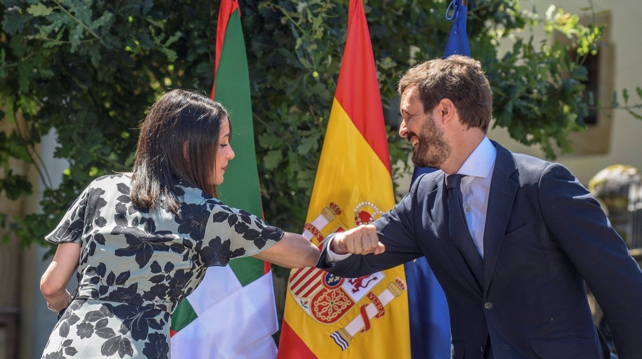 Arrimadas (Cs) y Casado (PP), en el acto conjunto de las elecciones vascas del año pasado