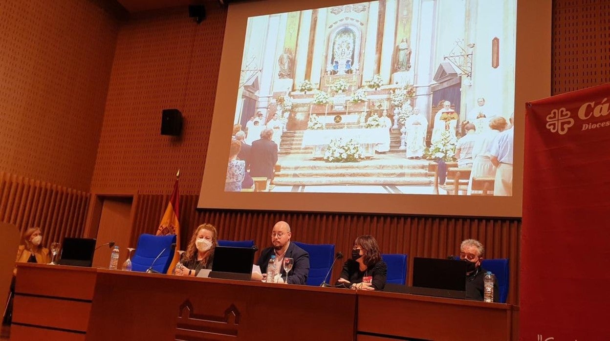 La asamblea se celebró en el Museo del Ejército