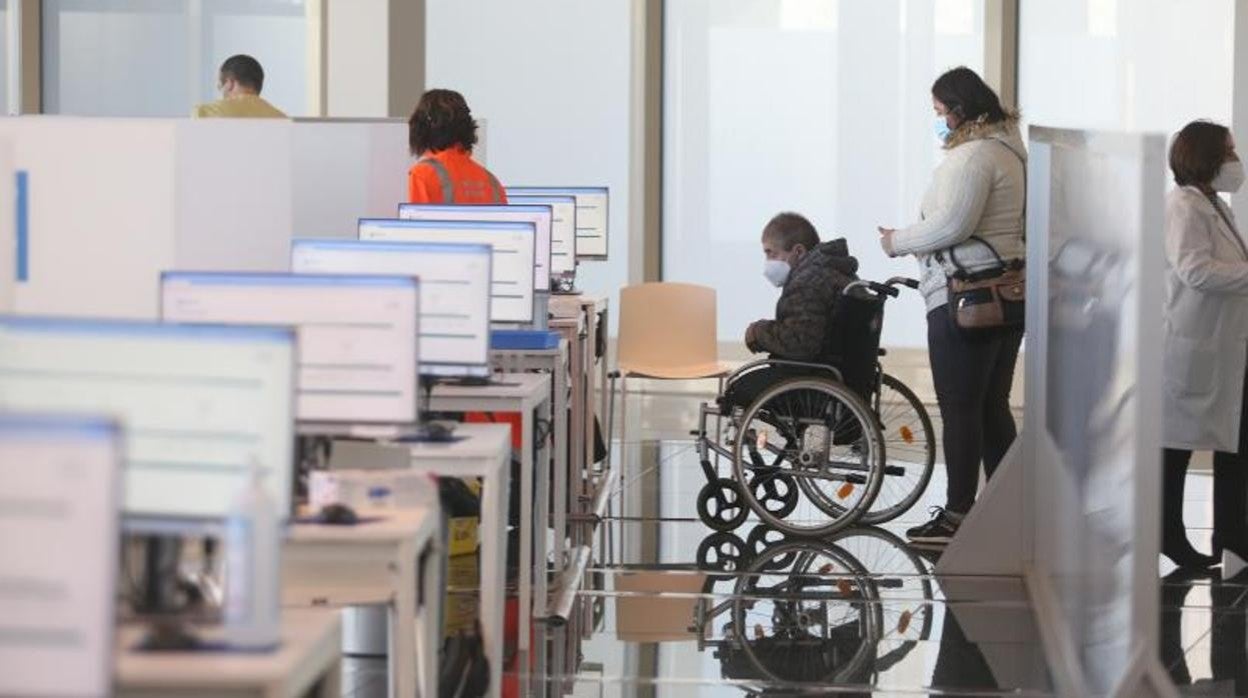 Vacunación con la dosis de refuerzo frente al Covid en la Cidade da Cultura de Santiago