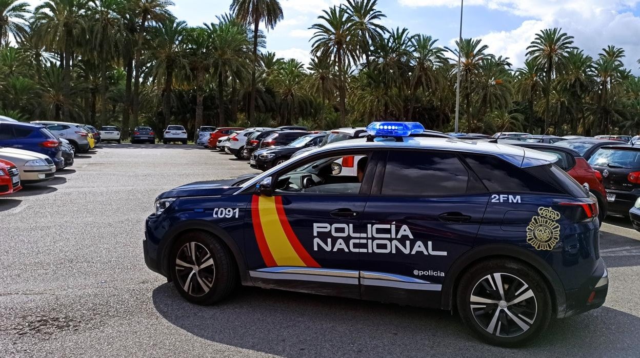 Patrulla de la Policía Nacional en Elche