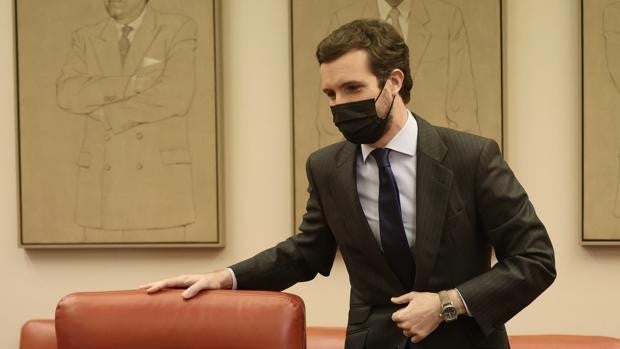 Casado acusa a Sánchez de promover un «revisionismo histórico» para justificar cambios constitucionales sin el PP