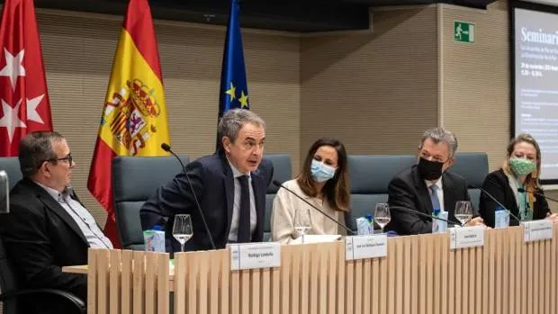 Zapatero y Belarra aplauden la reparación de las víctimas del terror… en Colombia