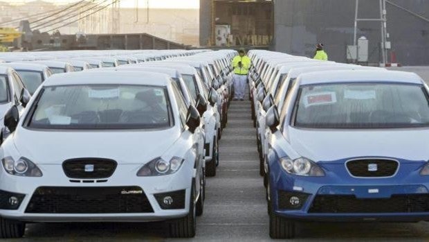 Las matriculaciones de coches se estrellan en Alicante con una caída del 25%, el doble de la media nacional