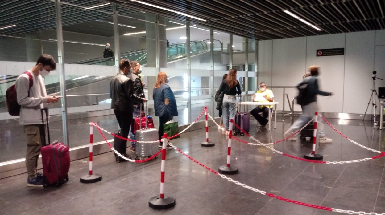 Cribado Covid en un aeropuerto canario