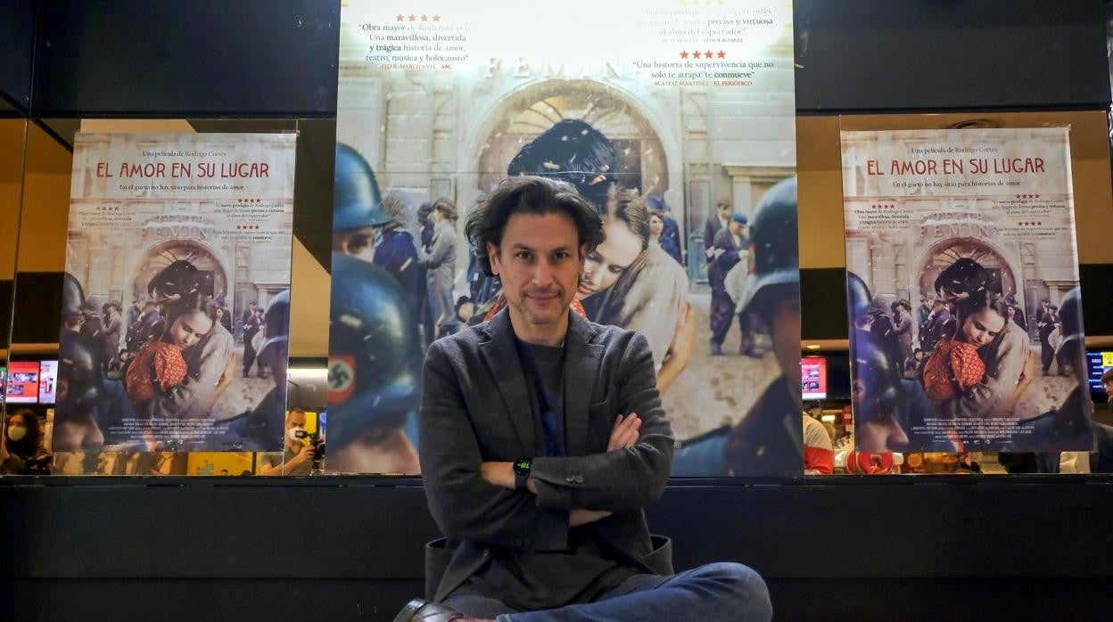 El director de cine, Rodrigo Cortés, presenta su último largometraje, Èl amor en su lugar´, en los cines Van Dyck de Salamanca