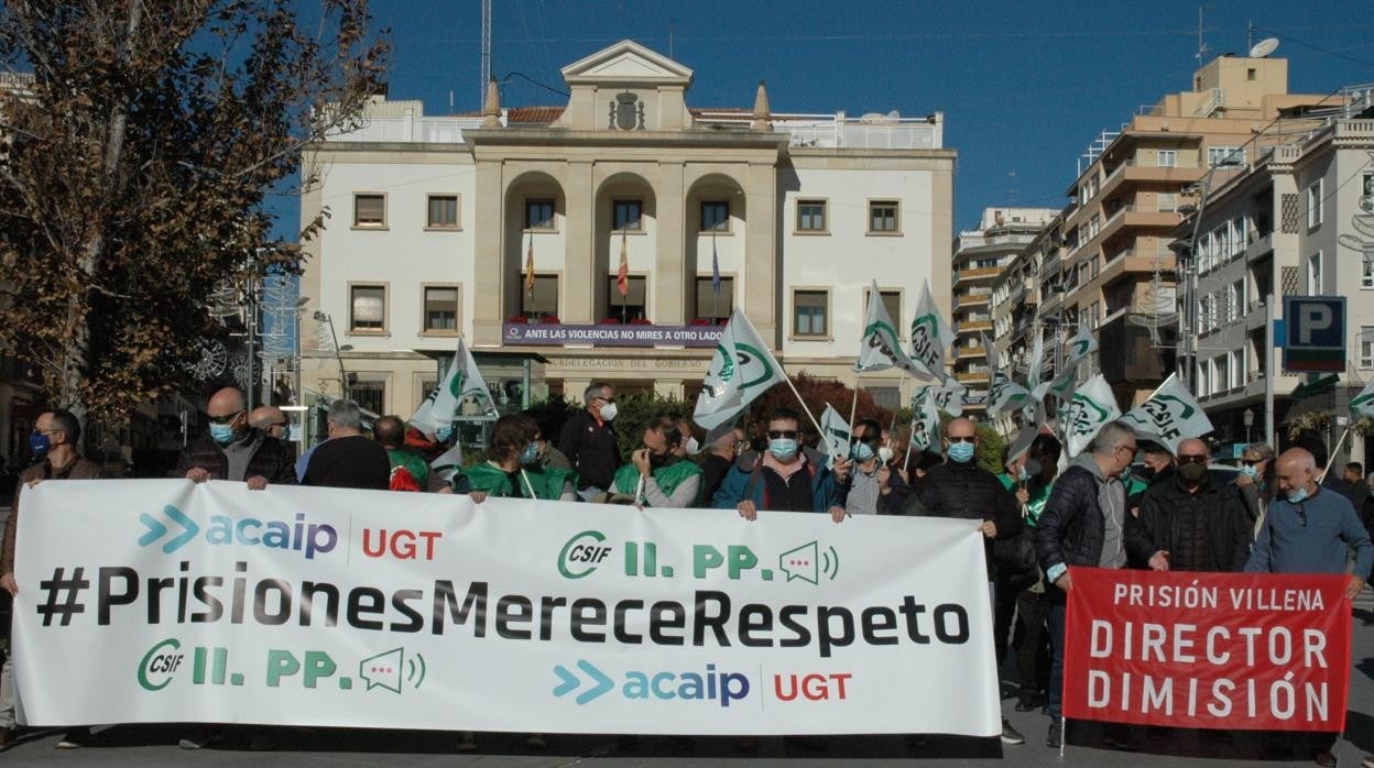 Protesta ante la Subdelegación de Gobierno de Alicante