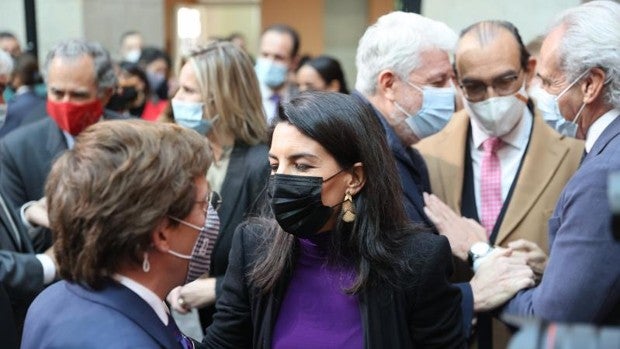 Tregua navideña en la batalla política que se libra en Madrid