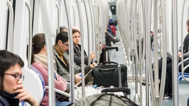 El metro de Barcelona reforzará su servicio durante la Navidad