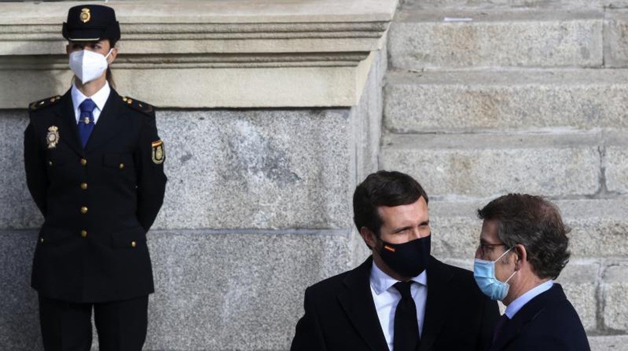 Casado y Feijóo en el acto de aniversario de la Constitución de 2020 en Madrid