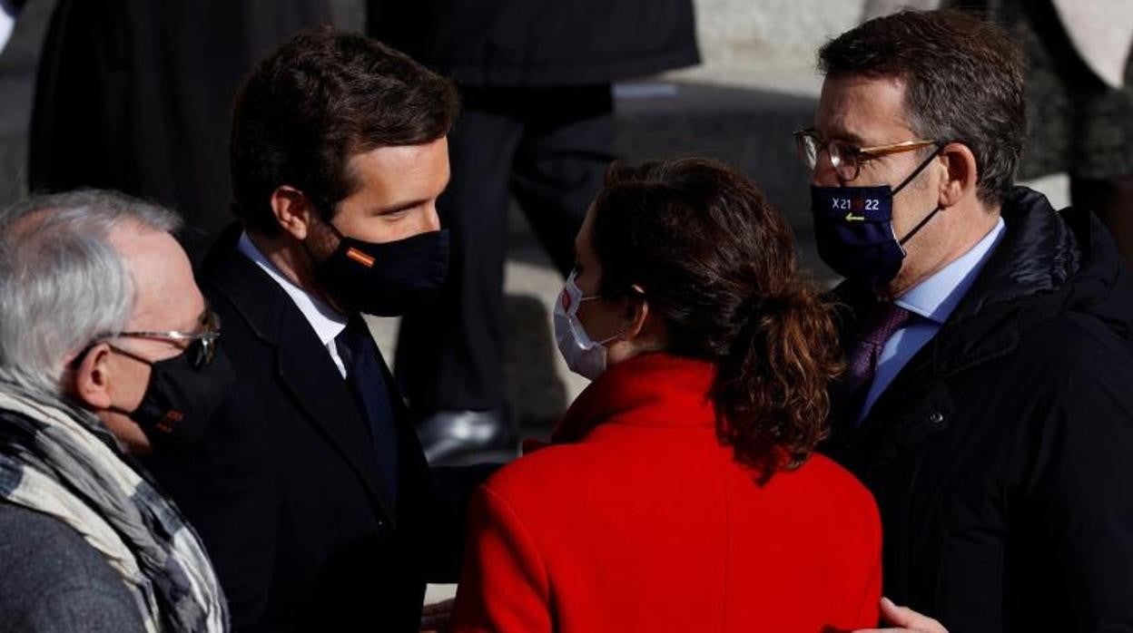 Isabel Díaz Ayuso, Pablo Casado y Alberto Núñez Feijóo, en la celebración de la Constitución