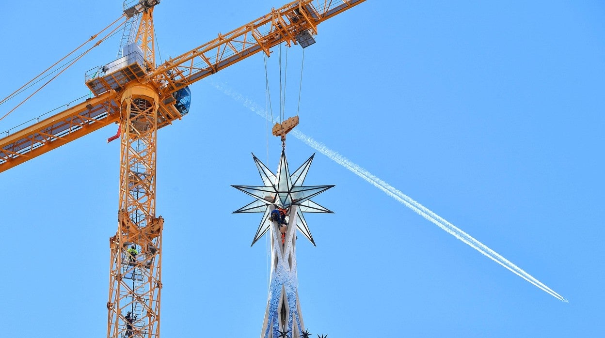 La estrella coronó la torre de María el pasado 29 de noviembre