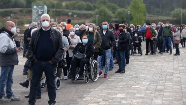 Galicia supera los 9.000 casos activos de Covid y se aproxima a los 250 hospitalizados