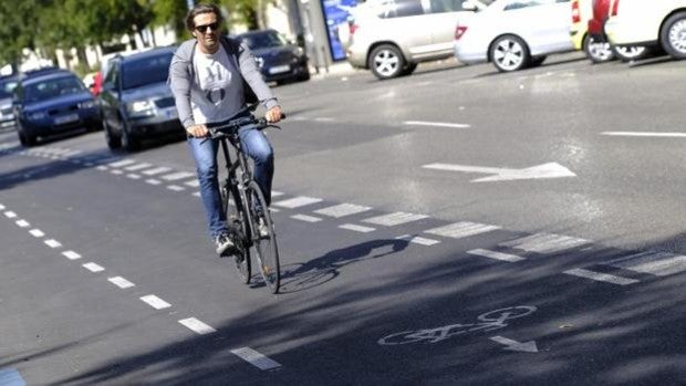 Benidorm y Finestrat premiarán con descuentos a los vecinos que se muevan en bici durante enero y febrero