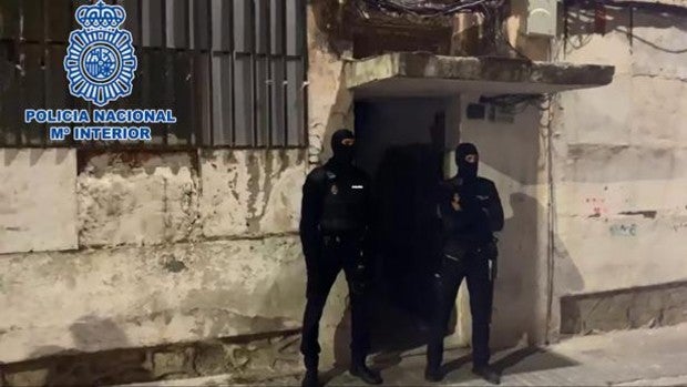 Cinco detenidos en Alicante tras el desmantelamiento de un «supermercado de la droga» que funcionaba las  24 horas