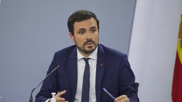 Garzón responsabiliza a la derecha del conflicto con el catalán por su «visión chiquitita de España»